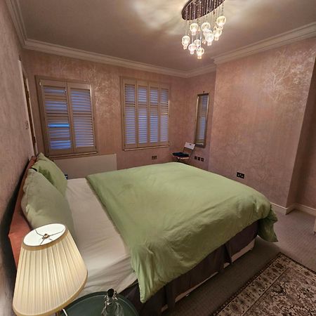 Brentford House Bed & Breakfast Екстериор снимка